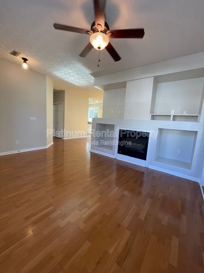 Photo - 301 Harmony Ct