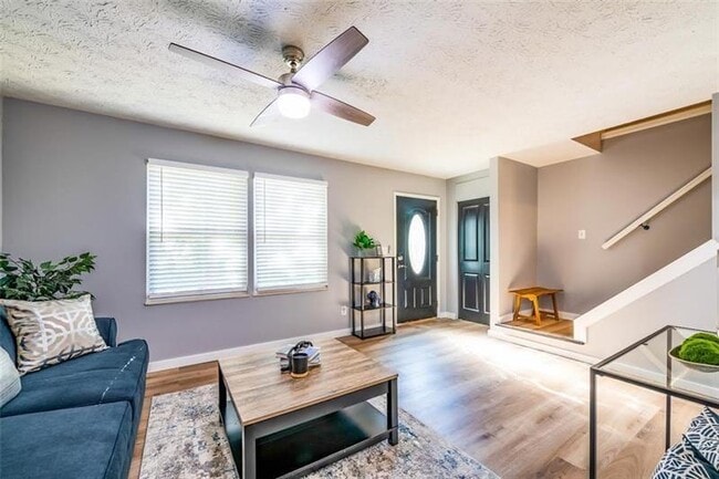 Photo - 859 Regal Path Ln