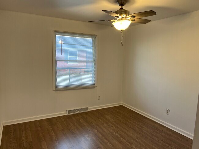 Photo - 1624 Scott Ave Unidad Torybrooke Apartments