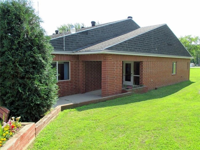 Building Photo - 222 1st Ave NE Unit 7