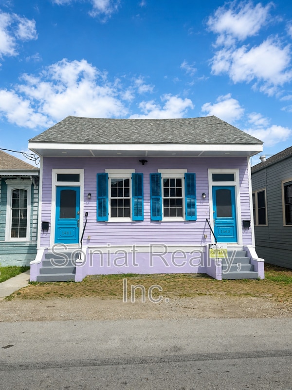 Building Photo - 1461 N Robertson St