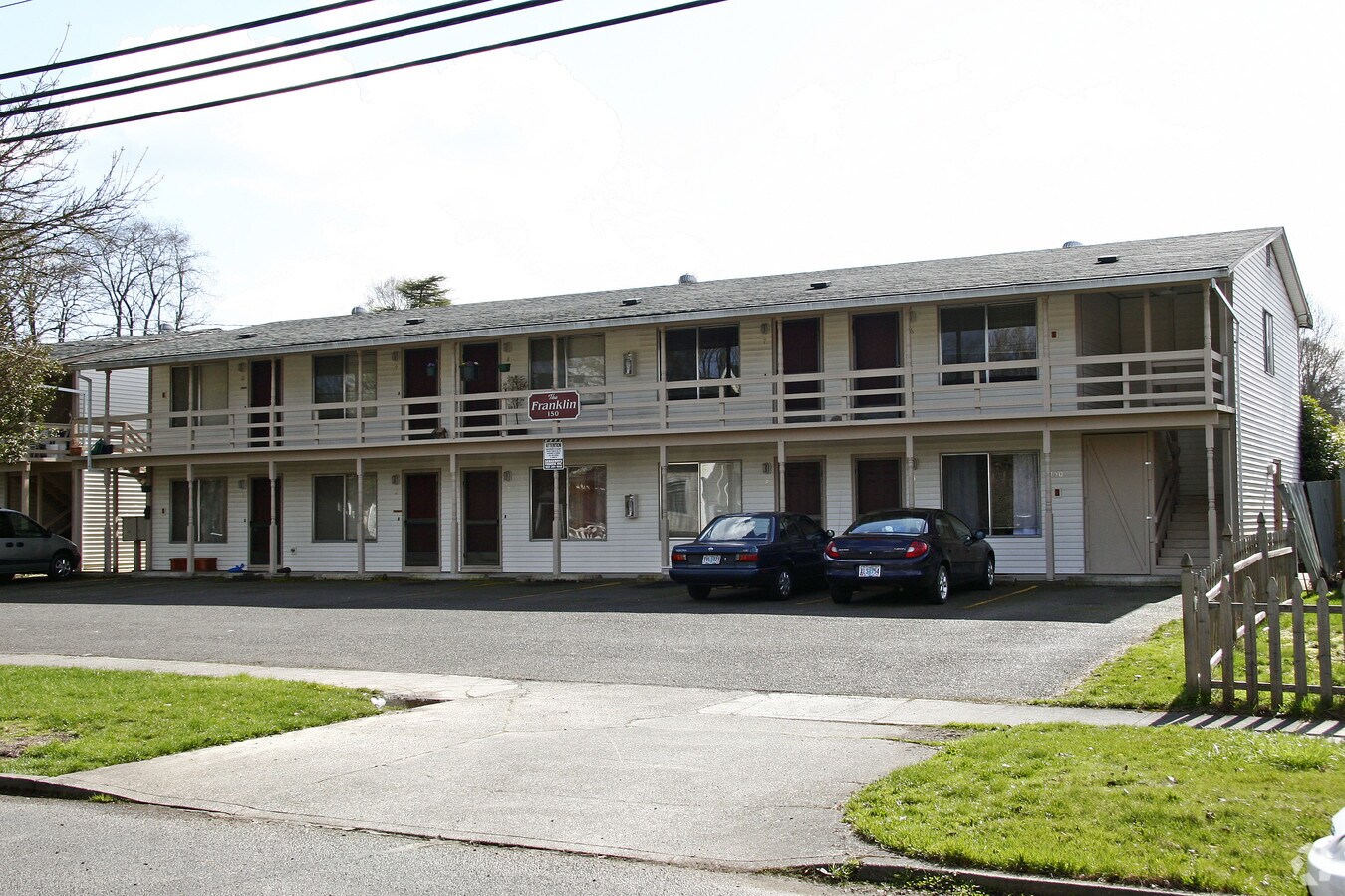 Photo - 150 NE Jackson St Apartments