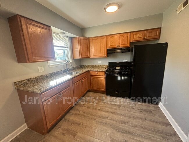 Building Photo - 392 W Hickory St Unit 2W