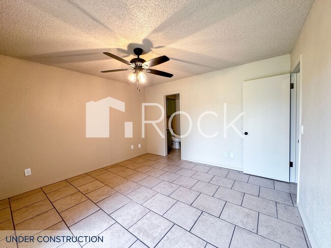 Photo - 7024-26 Woodlake Duplex Unidad 7024 Woodlake Dr