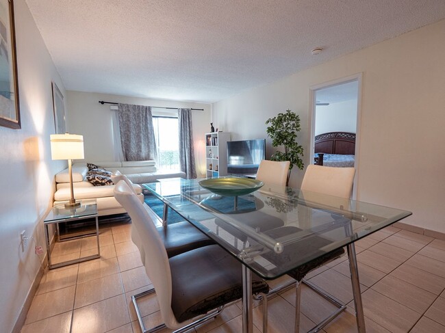Photo - 950 Euclid Ave Condo
