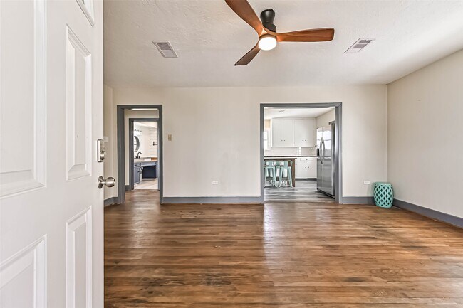Photo - 11708 Sportsman Rd