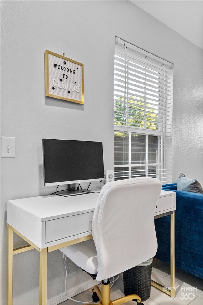 729 Erika Ave