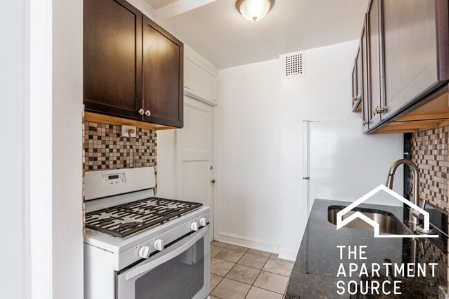 Photo - 1371 W Estes Ave Unit 1371 West Estes Avenue