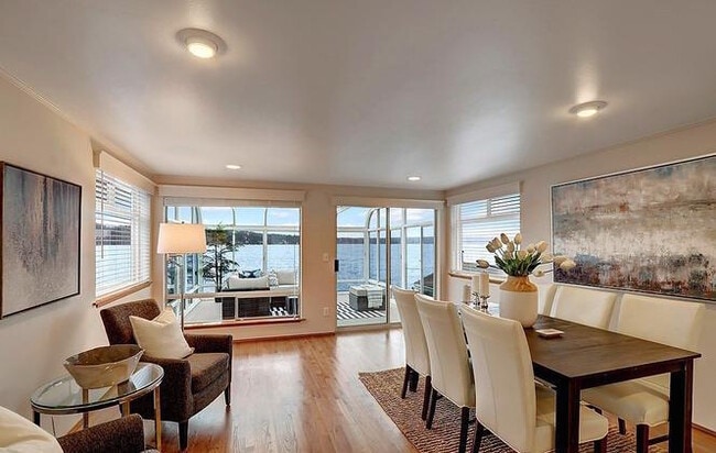 Photo - 10358 Riviera Pl NE