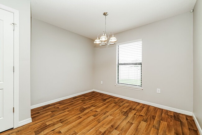 Photo - 720 Chatham Walk Dr