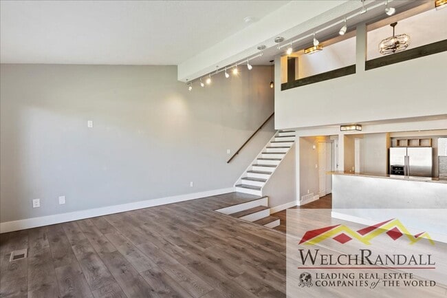 Photo - Recently Remodeled, Spacious 1 Bedroom Condo Unidad 5