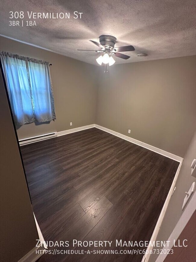 Photo - 308 Vermilion St House