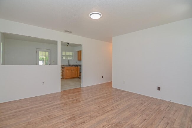 Photo - 1139 Payne St