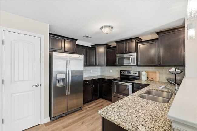 Photo - 2212 Chapel Hill Rd Unit 204