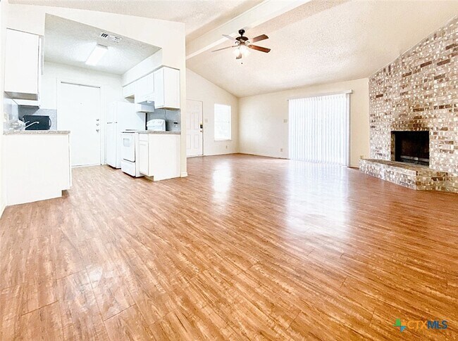 Photo - 109 Hughson Dr