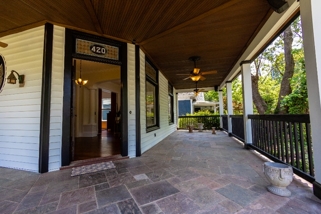 Photo - 652 Boulevard SE