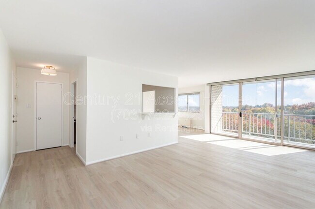 Photo - 2500 N Van Dorn St Unit 1106