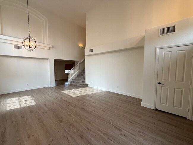 Photo - FIVE BEDROOM IN A GATED COMMUNITY IN HENDERSON