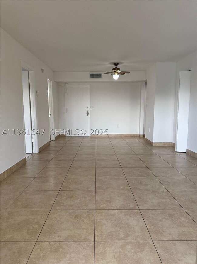 4805 NW 7th St Unit 408-15