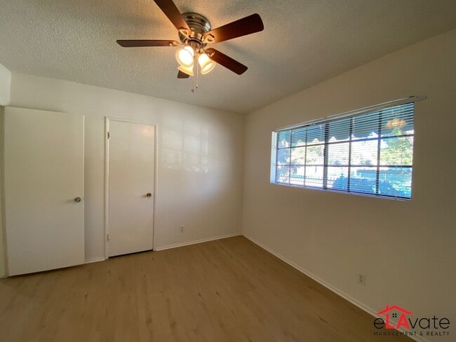 Photo - 11820 Chandler Blvd Unidad 07