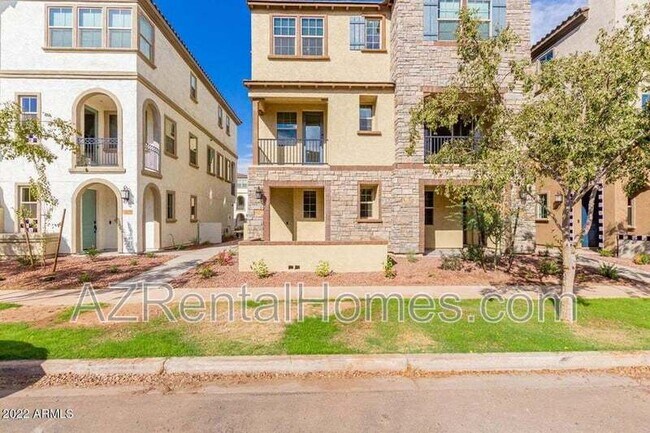 1683 E Dogwood Ln