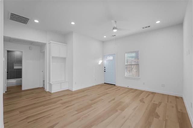 Photo - 2217 Sayle St