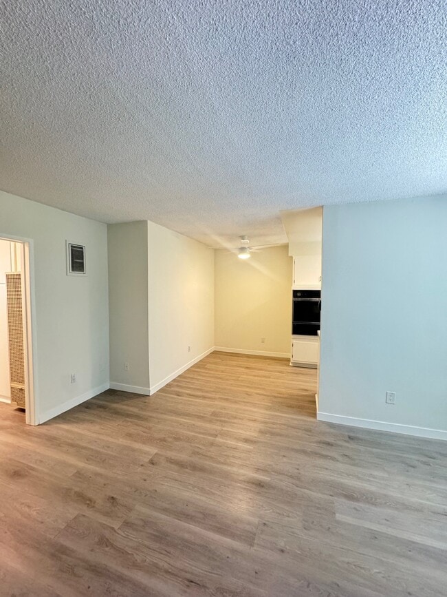 Photo - 929 Larrabee Apartments