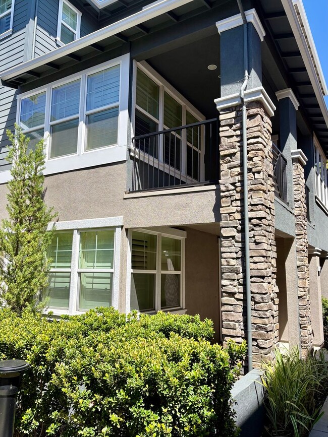 Photo - Spacious 4-Bedroom Townhouse