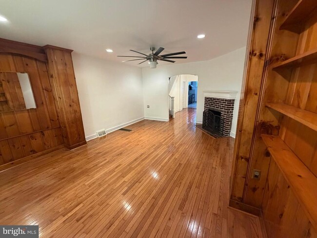 Photo - 1535 Willow St