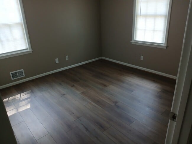 Building Photo - 107 Twin Creek Ct Unit 107