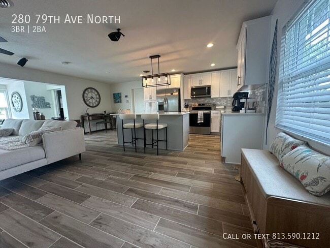 Photo - 280 79th Ave N