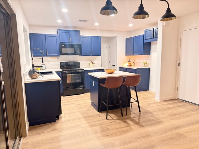 Photo - 4614 W Juniper Ave