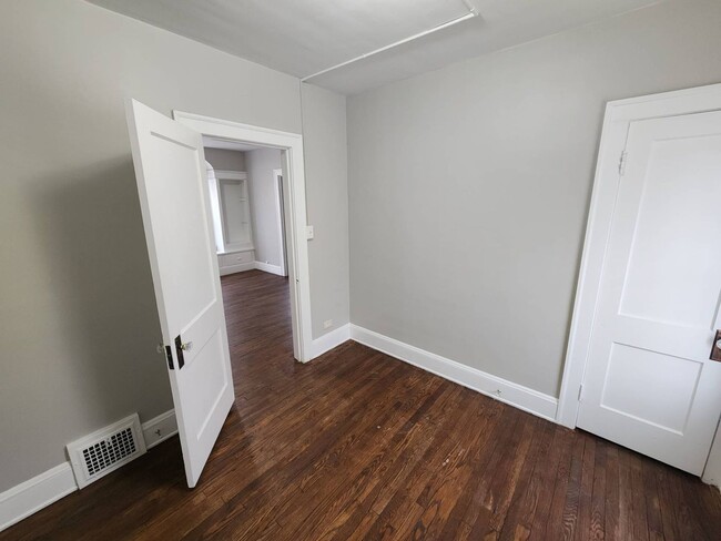 Photo - 8006 Laumar Ave Unidad UP