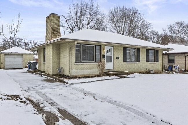 Photo - 257 Zandale Dr