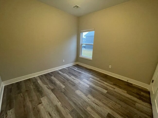 Photo - 16283/85 Ike Ct Unidad 16285 Ike