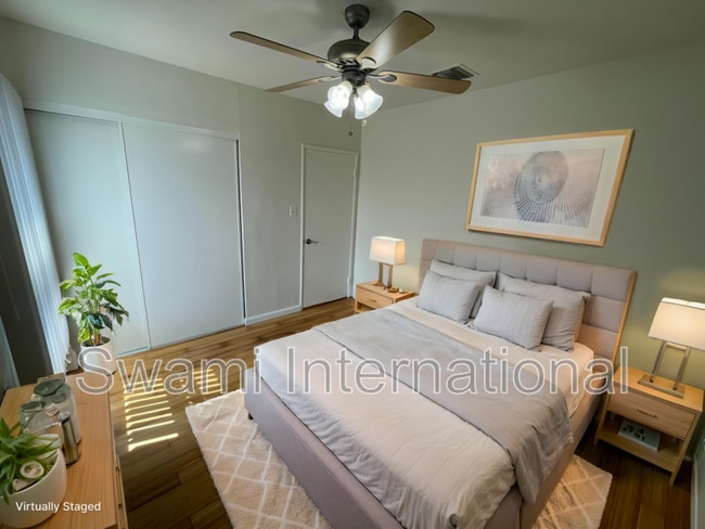 Photo - 833 W 97th St