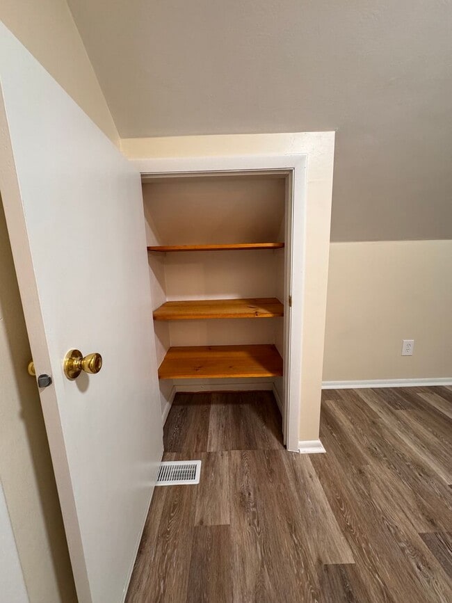 Photo - 1079 North Ave