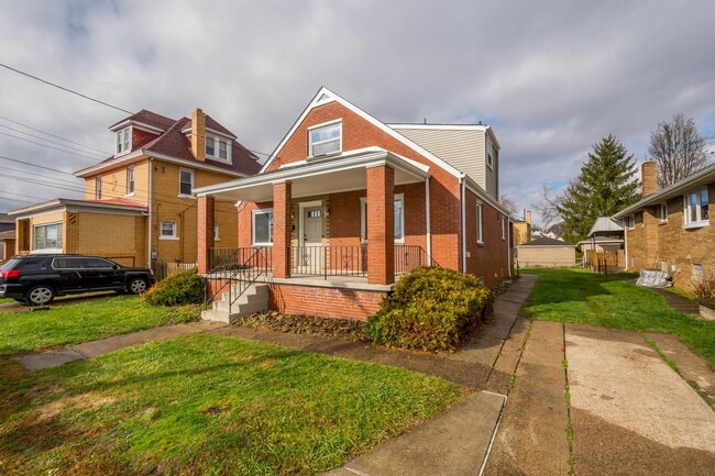 Photo - Don’t miss this! Beautifully RENOVATED 3 bedroom in Stowe!!