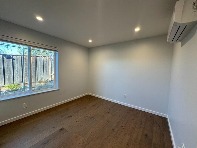 Photo - 1500 Solana Dr