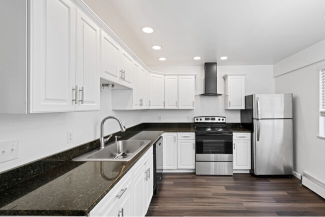 Photo - 14212 Leroy Ave Unit UPPER