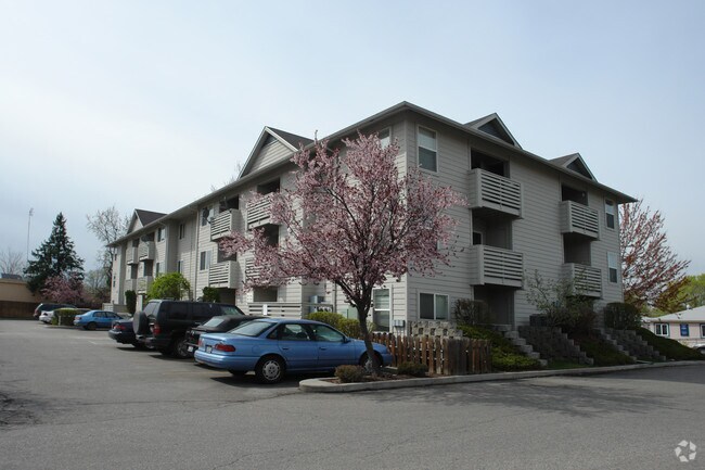 Denver Creek Apartments - Denver Creek Apartments