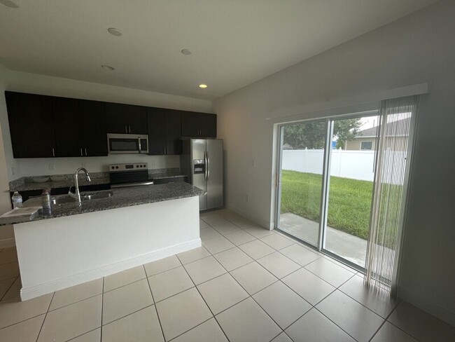 414 Columbia Ct