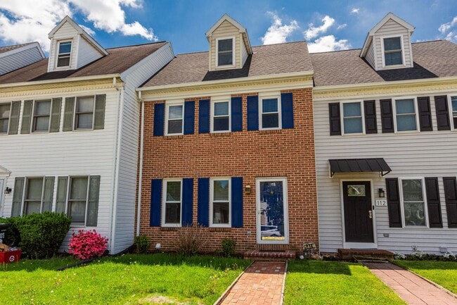 Updated Townhouse with Deck, Basement, New... - Updated Townhouse with Deck, Basement, New...