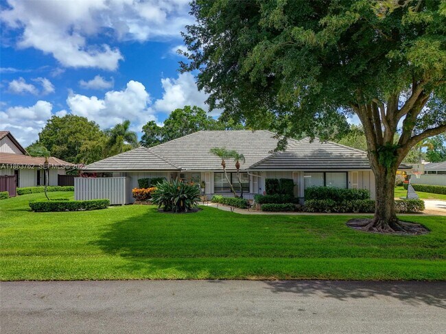 Photo - 15 Balfour Rd E