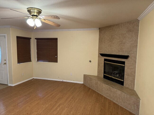 Photo - 9000 Underwood Ave