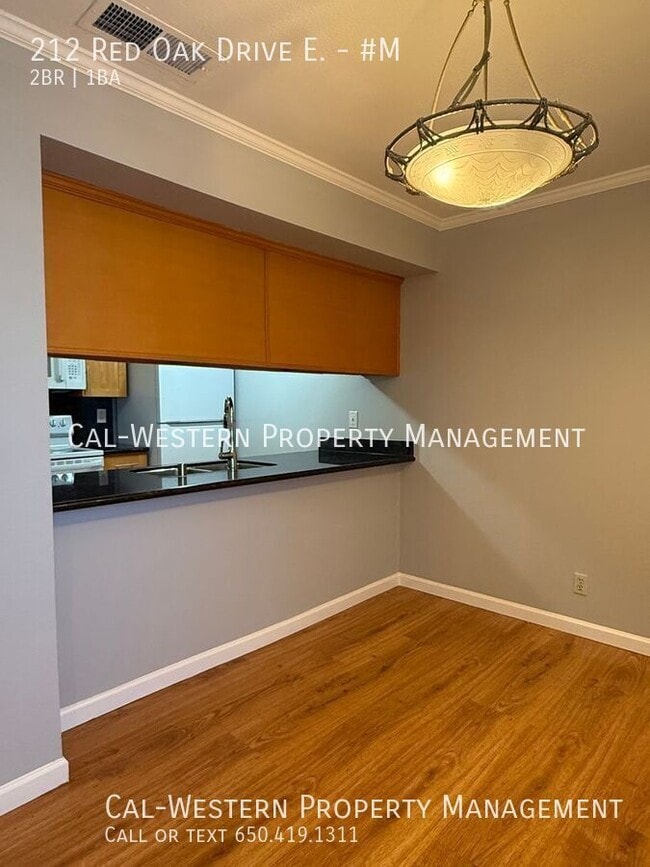Photo - 212 Red Oak Dr E Unidad #M