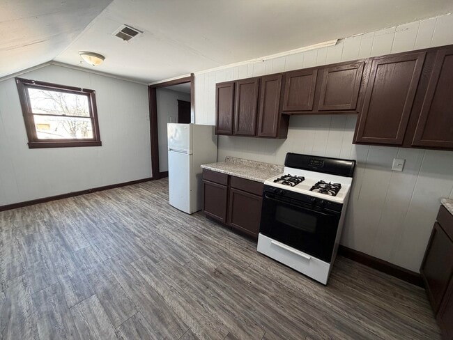 Photo - 4-2 Cronkhite-