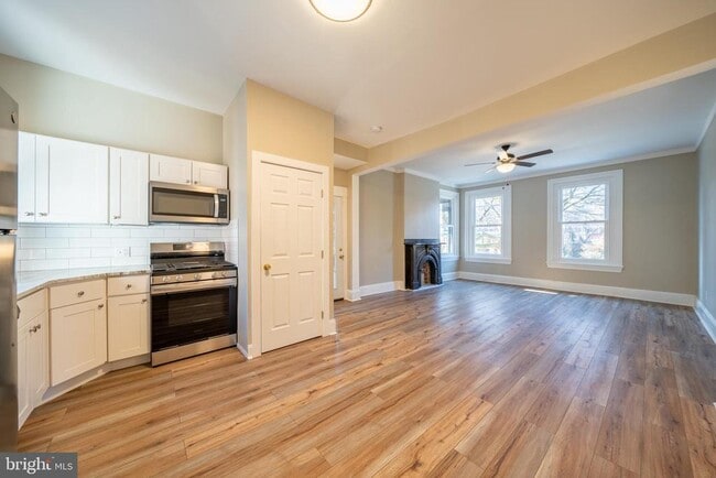 Photo - 327 N High St