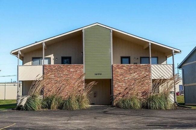 5231 SW 15th Ct Unit 5231-2