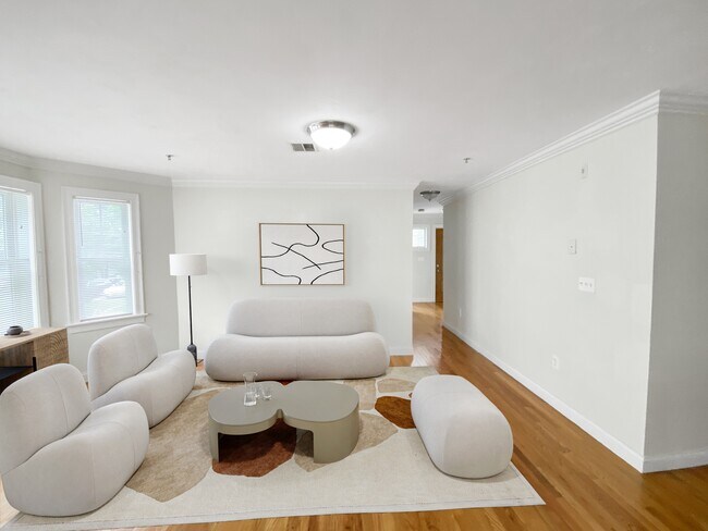 Photo - 14 Notre Dame St